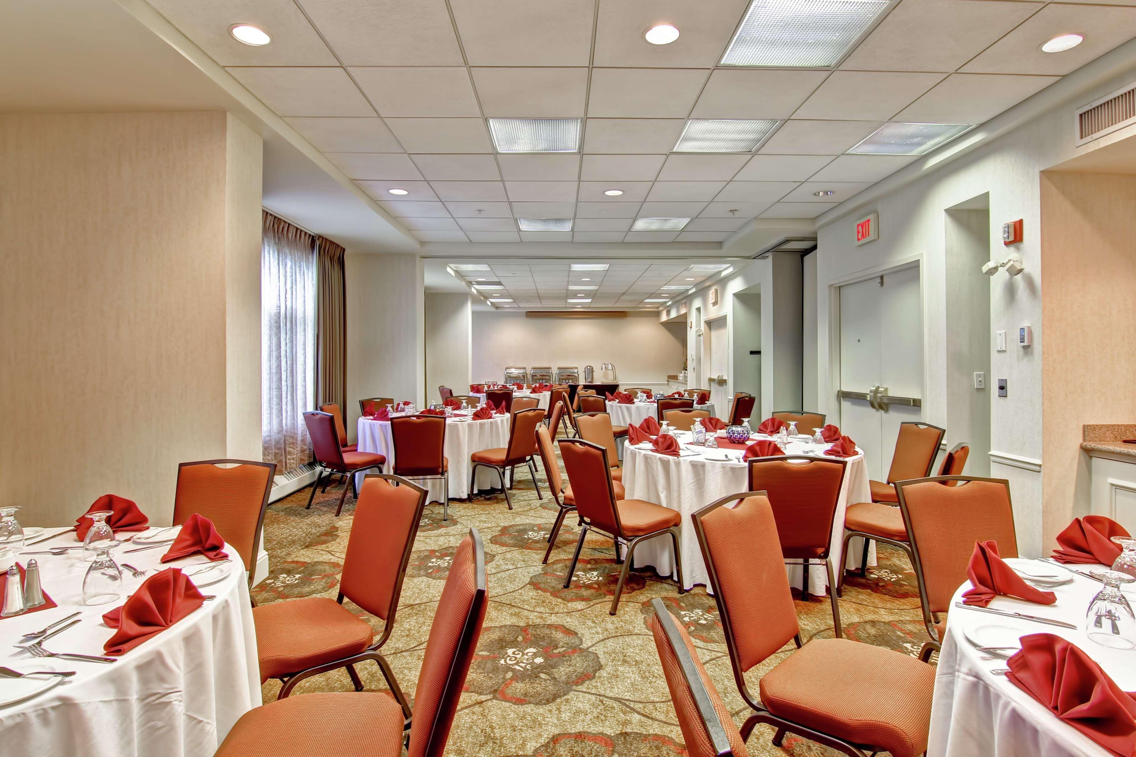 Hilton Garden Inn Calgary Airport Luaran gambar