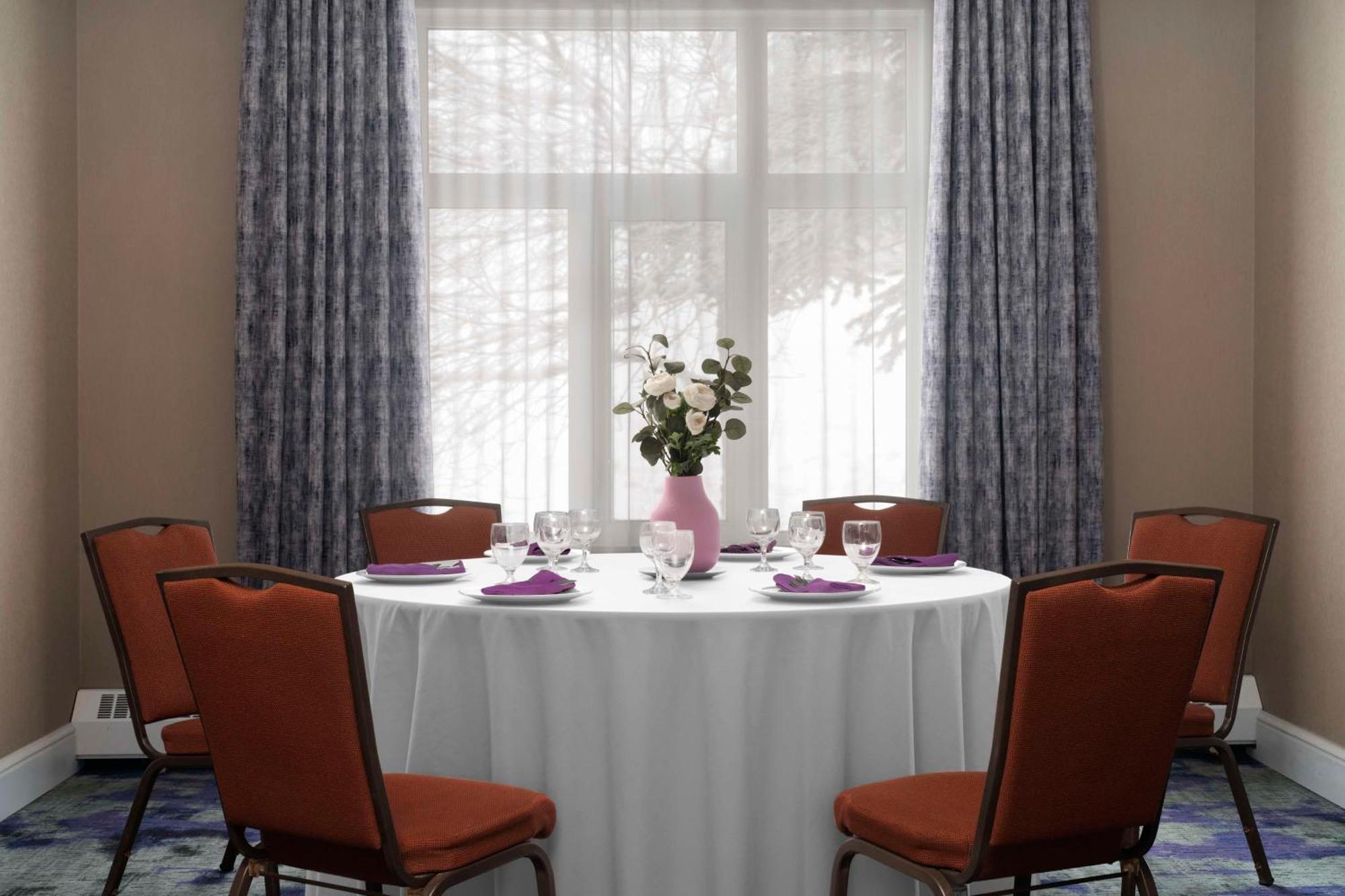 Hilton Garden Inn Calgary Airport Luaran gambar